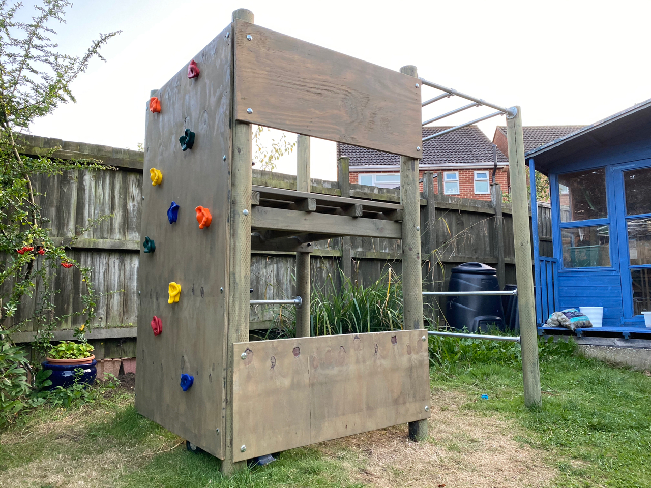 Photo of the climbing frame, as it was finished