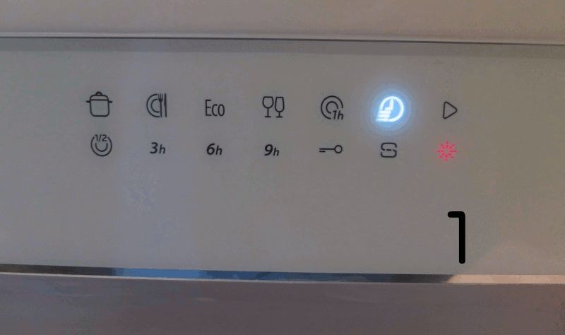 An animated GIF of the lights changing, along with a number displayed to explain what the values mean.%